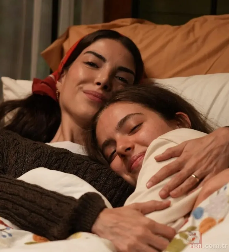 Taşacak Bu Deniz'in Eleni'si Ava Yaman'a sürpriz kutlama! Deniz Baysal paylaştı... 4