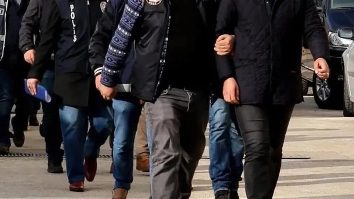 FETÖ’cü polisin mahkeme oyunu! 'Garson'un hard diskinden çıktı görevine döndü