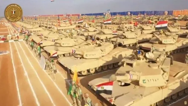 Mısır’dan gövde gösterisi! Çok sayıda savaş uçağı, tank...