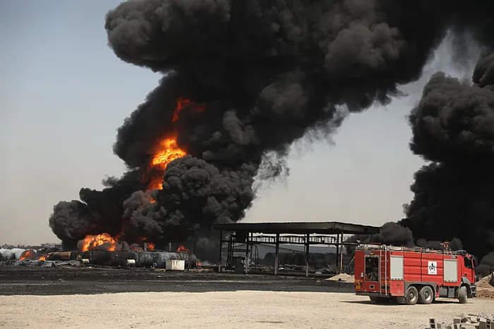 Erbil’deki yangında 10’dan fazla itfaiye görevlisi yaralandı! Yangına müdahale sürüyor...