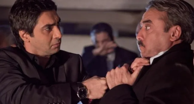 Kurtlar Vadisi dizisinin Ünsal Kemal’inden kötü haber! Yoğun bakıma kaldırıldı eşi son durumu açıkladı | Mesut Akusta kimdir?