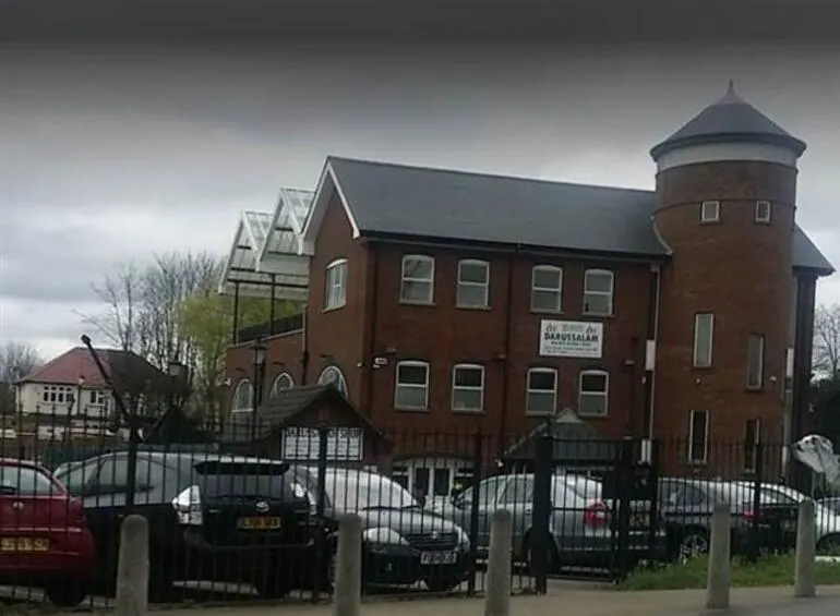 İngiltere’de cami cemaatine çekiçli saldırı