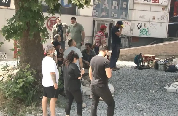 1625223032584.jpg İstanbul'da yangın paniği! Dumanlar sokağı kapladı - 3