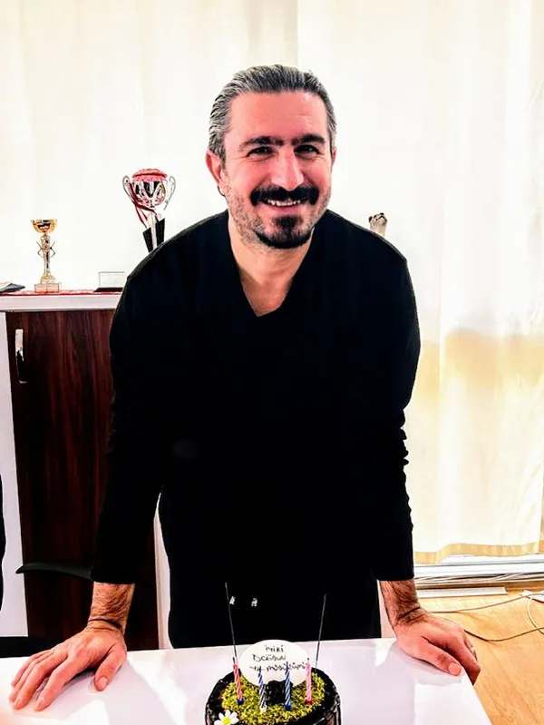 1673073880814.jpg Liseli stajyere cinsel taciz! Yaptığı iğrençliği böyle savundu: Ellerini tuttum 10 saniye sürdü - 3
