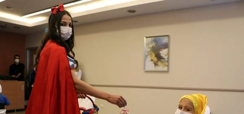 Lösemiyi yendiği hastaneye pamuk prenses olarak döndü