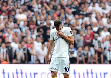 Robin van Persie'nin yerine Eljif Elmas