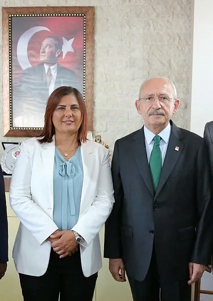 Son dakika: "Elektriği ve suyu bedava yapalım" diyen CHP’li başkan Özlem Çerçioğlu halkı kandırdı: 16 bin vatandaşa haciz şoku - 1