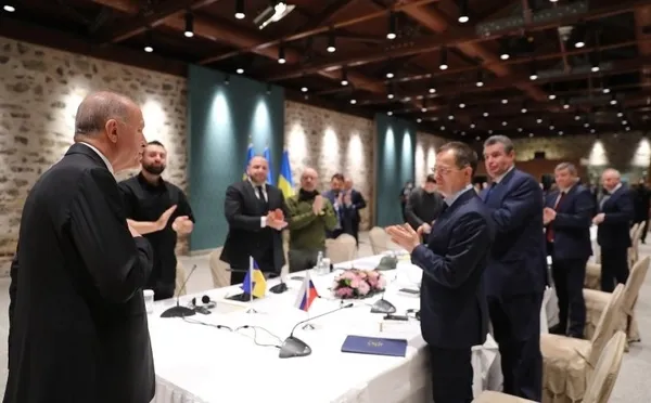 1648651744888.jpg Yıl sonuna kadar Rusya'ya olan enerji bağımlılığımızı azaltacağız: AB Delegasyon Başkanı Nikolous Meyer - Landrut'tan Türkiye yorumu - 4