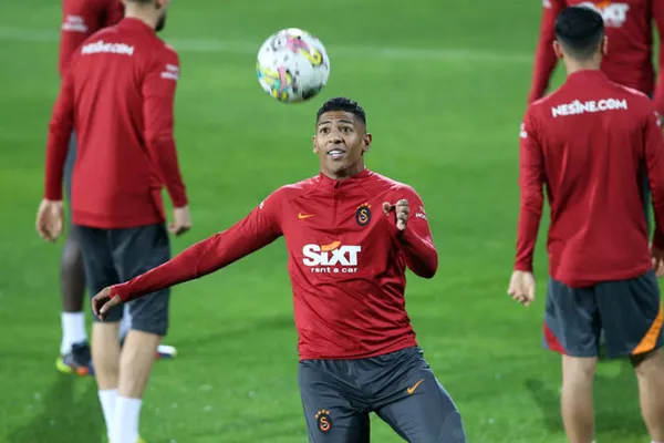 Galatasaray’da ayrılık! Yıldız isim salı günü sarı kırmızılı formaya veda ediyor