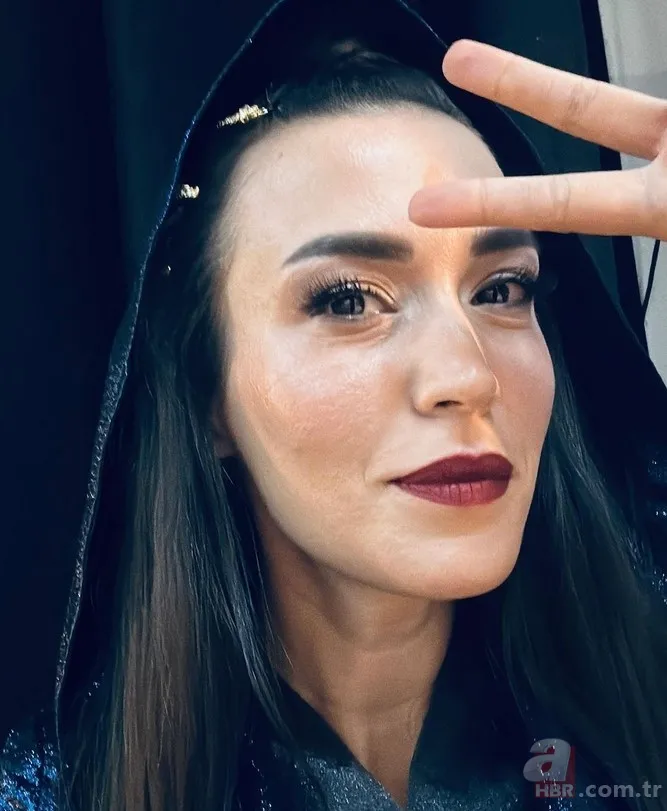 Ecem Özkaya'nın yakışıklı oğluna bakın! Gönül Dağı'nın Zahide'siydi! Babası da çok ünlü... 5