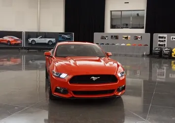 Ford Mustang’e iki özel versiyon!
