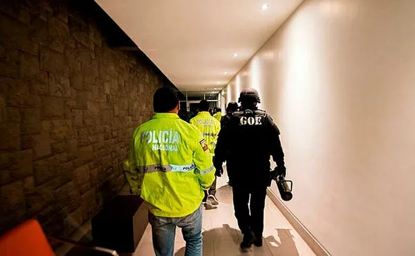 Assange ile bağlantılı bilgisayar programcısına gözaltı