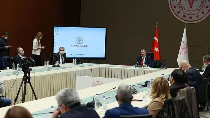 Sağlık Bakanı Fahrettin Koca duyurdu: Gün içinde randevu, gün içinde aşı uygulaması başladı