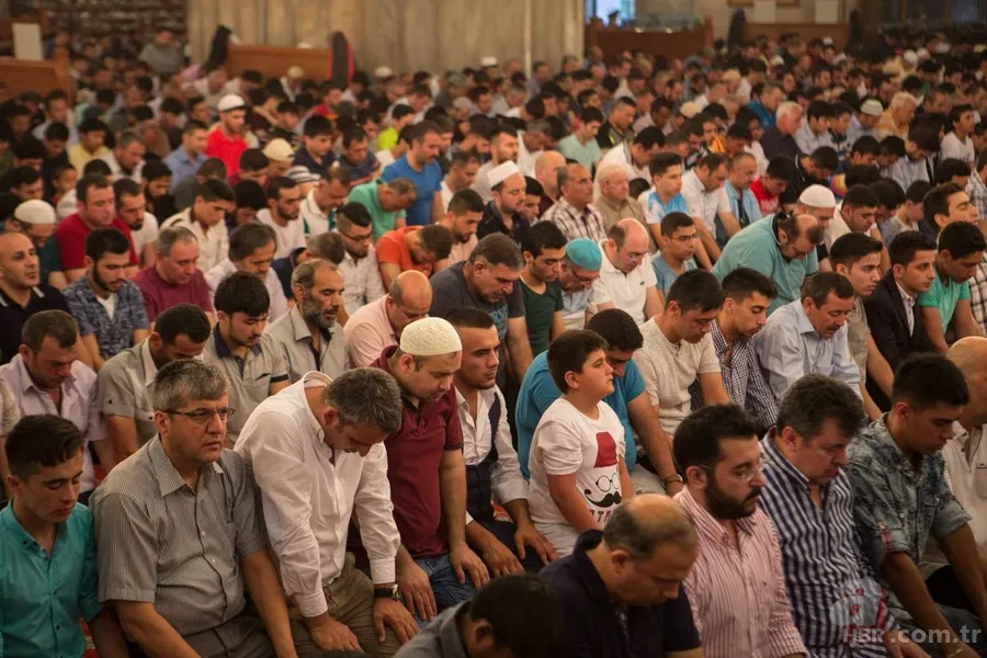 Ramazan Bayramı namazı saat kaçta? Diyanet açıkladı! İl il bayram namazı vakitleri 8