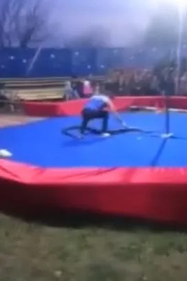 Dev piton gösteri yapan adamı seyircilerin gözü önünde boğdu! O anlar böyle görüntülendi 5