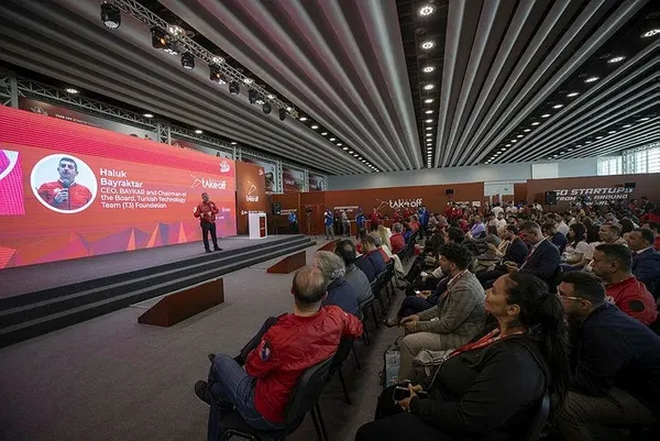 Başkan Recep Tayyip Erdoğan Azerbaycan’da! TEKNOFEST’te gençlerle bir araya geldi