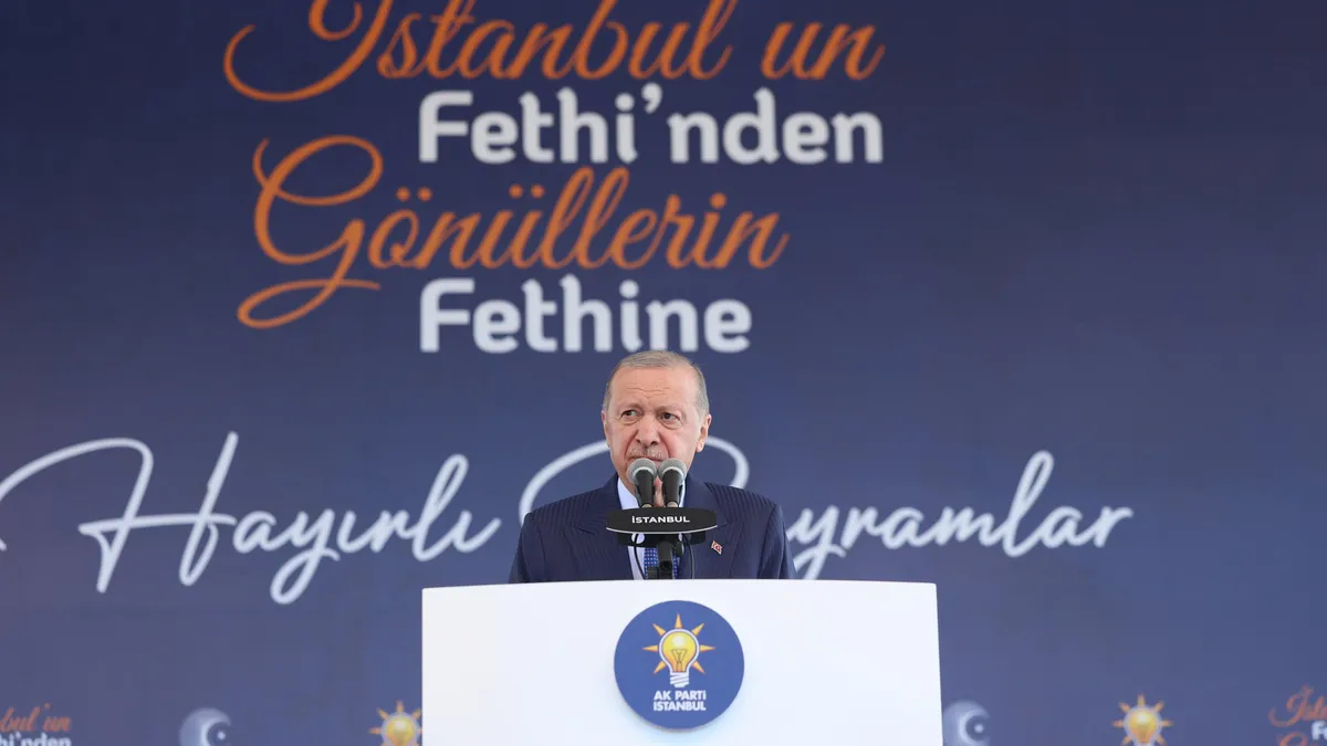 Fetih coşkusuna damga vuran an! Başkan Erdoğan "Türkler Geliyor" şarkısına eşlik etti