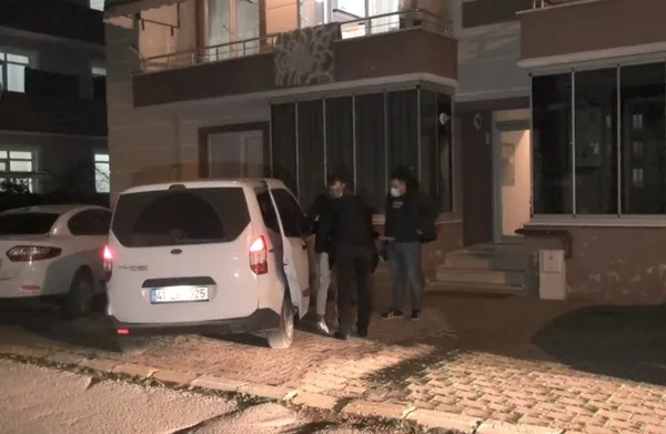 Acı olay! Tabancasını temizlemek isterken annesini vurdu - 1