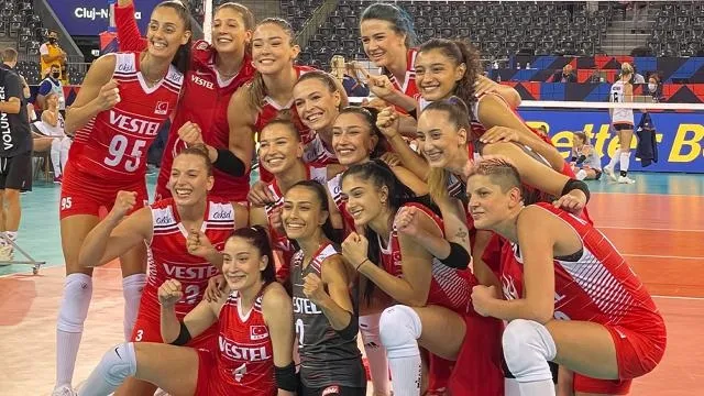 Filenin Sultanları yarı finalde | CEV Avrupa Voleybol Şampiyonası Türkiye 3-0 Polonya - 3
