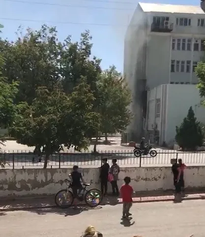 konyada-saglik-merkezi-alevlere-teslim-oldu-1663507432210.jpg Konya’da sağlık merkezi alevlere teslim oldu - 2