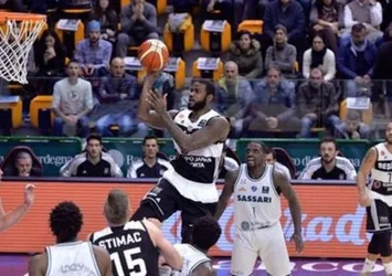 Beşiktaş, Sassari'yi son saniyede yıktı