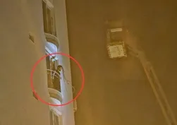 Annesiyle tartışan genç adam sinir krizi geçirdi, polisler 3 saatte ikna etti: "Her yeri yakarım"