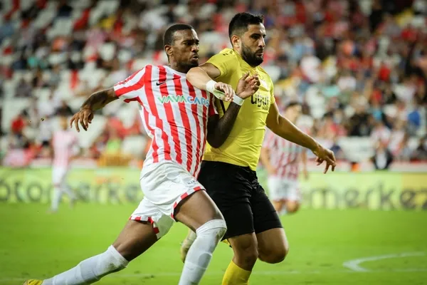 haftalar-sonra-gelen-galibiyet-antalyaspor-son-dakikada-guldu-1666381899751.jpg Haftalar sonra gelen galibiyet: Antalyaspor son dakikada güldü - 3