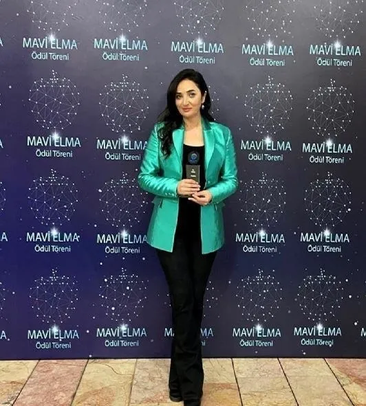 yilin-tv-dizisi-odulu-kardeslerime-verildi-1684245184546.jpeg Yılın TV dizisi ödülü Kardeşlerim’e verildi - 1