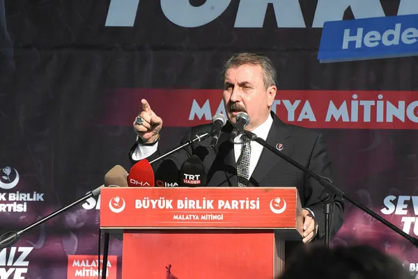 bbp-2023-secimleri-icin-sahaya-indi-mustafa-destici-malatyada-konustu-1667747494590.jpg BBP 2023 seçimleri için sahaya indi! Mustafa Destici Malatya'da konuştu - 2