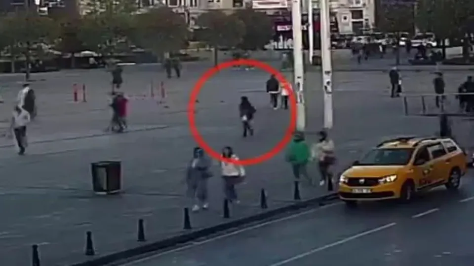 Taksim bombacısının yeni görüntüleri ortaya çıktı! Alçak saldırıdan dakikalar önce...
