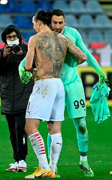 Milan Cagliari'yi deplasmanda 2-0 mağlup etti - 5