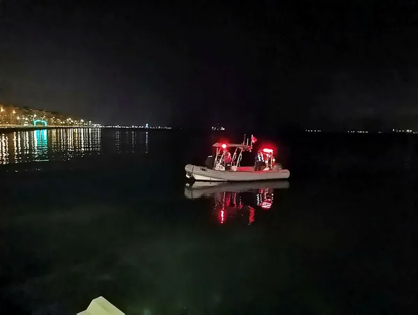 İzmir'de denizde erkek cesedi bulundu - 3
