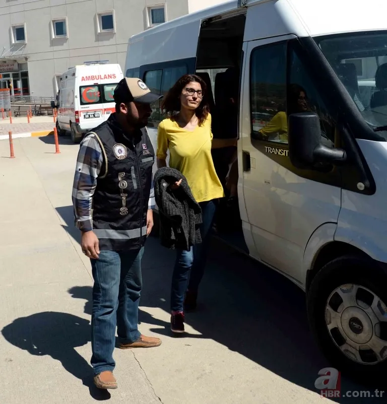 FETÖ operasyonunda yakalanan kadın objektiflere gülerek poz verdi 5