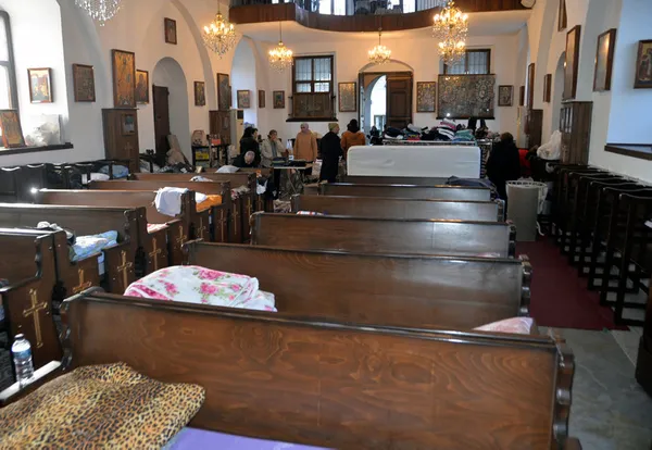 Türkiye tek yürek! Mersin Rum Ortodoks Kilisesi kapılarını depremzedelere açtı - 4