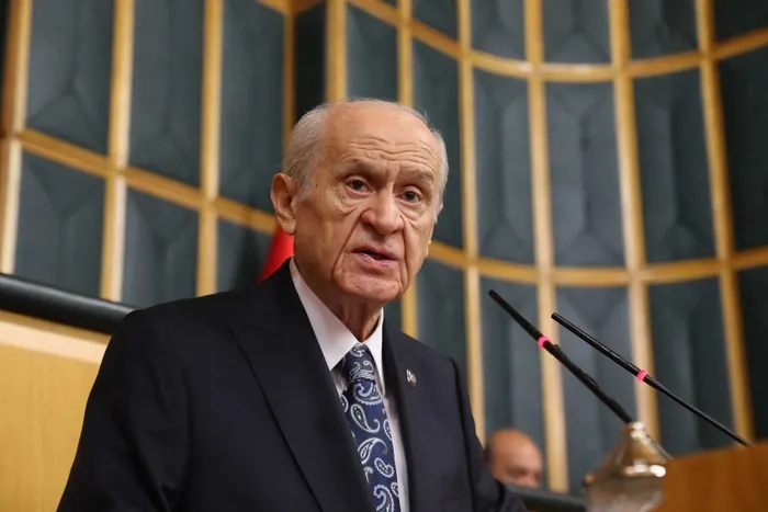 ak-parti-sozcusu-omer-celikten-ozgur-ozele-tepki-cumhur-ittifakina-yonelik-sozleri-saygisiz-bir-siyasi-saldirg-1718288467989.jpg AK Parti Sözcüsü Ömer Çelik'ten Özgür Özel'e tepki: Cumhur İttifakı'na yönelik sözleri saygısız bir siyasi saldırganlıktır - 3