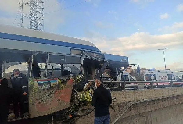 son-dakika-ankara-sincanda-halk-otobusu-kaza-yapti-yaralilar-var-1640154342361.jpeg Son dakika: Ankara Sincan'da halk otobüsü kaza yaptı! Yaralılar var - 1