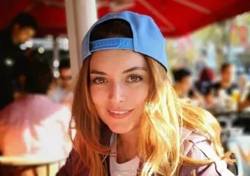 Ezgi Mola takipçisine böyle ayar verdi!