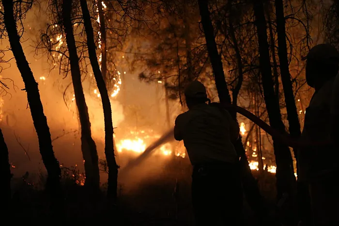 Bozdoğan’daki yangında korkunç anları anlattı: Kepçeyle yangına girdim annem ve eşimi kurtardım
