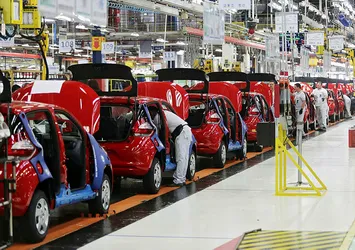 Otomobil devi Fiat Chrysler'den flaş karar! Markaları ayırıyor