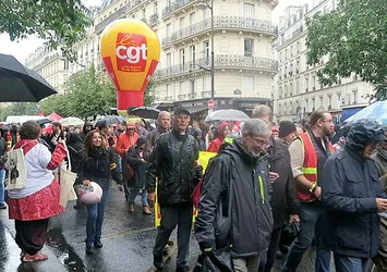 Fransa'da bu kez de demiryolu çalışanları greve gitti