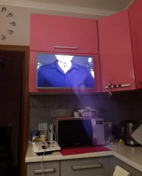 Rusya’da skandal! Kaskad TV Vladimir Putin’in kafasını kesik verdi