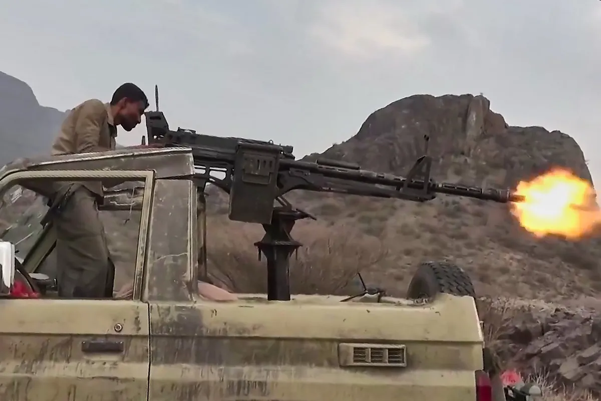 1791224918984.jpeg Yemen'de savaş kızıştı! Zırhlı araçlarla Husilerin üzerinden geçtiler - 2
