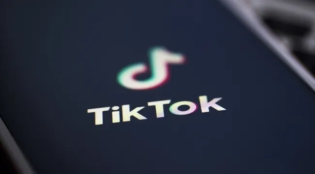 TikTok’ta ’meydan okuma’ ölüm getirdi: 10 yaşındaki çocuk bornoz kemeriyle boğulmuş halde bulundu! İtalya’dan flaş talimat