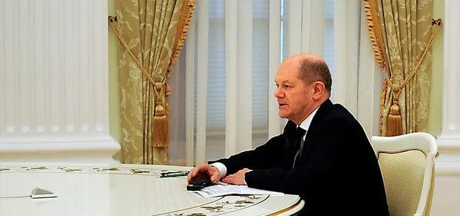 Macron’dan sonra Almanya Başbakanı Olaf Scholz dev masada! Putin’den 6 metrelik mesafe