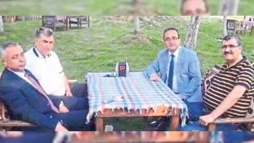 Cumhurbaşkanı’na hakaret eden CHP’li Tezcan’ın firari FETÖ’cüyle fotoğrafı çıktı - 1
