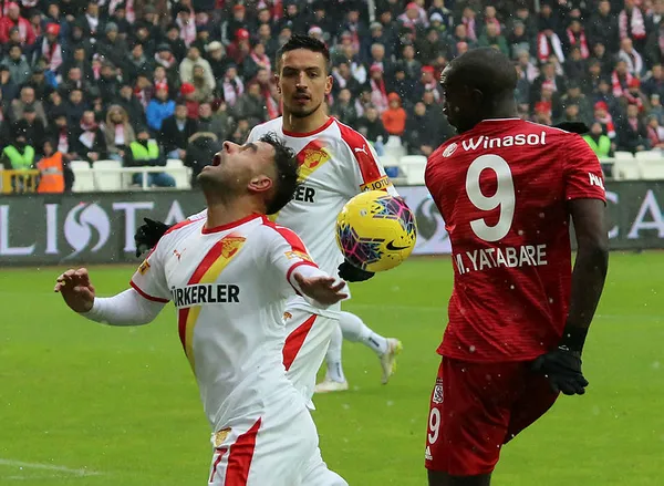 Lider Sivasspor evinde Göztepe’yi mağlup etti