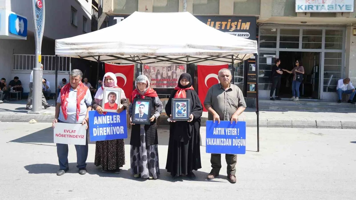 Muşlu ailelerin evlat nöbeti devam ediyor