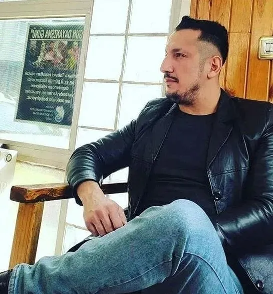 takside-kan-donduran-cinayet-eski-esinin-bogazini-keserek-oldurdu-1702318731749.jpeg Takside kan donduran cinayet! Eski eşinin boğazını keserek öldürdü - 4