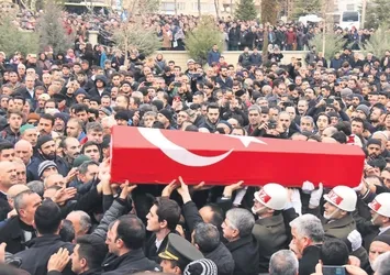 Geriye hikâyeleri kaldı