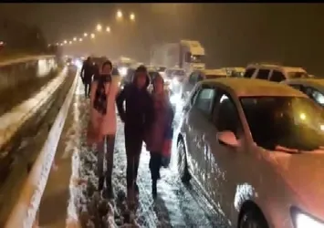 İstanbullu TEM'de sabahladı